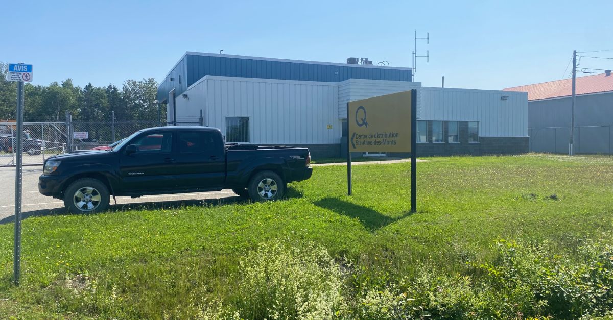 Resurfaçage de Toiture Commerciale pour HydroQuébec